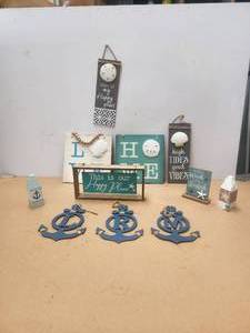 lot 197 image: Selection of beach side themed decor.