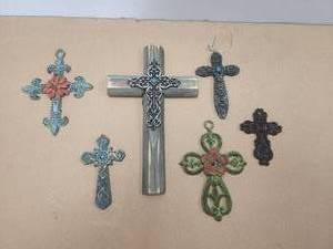 lot 193 image: Selection of crosses