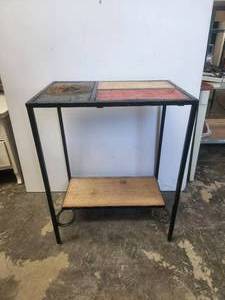 lot 184 image: Texas flag themed metal and wood side table