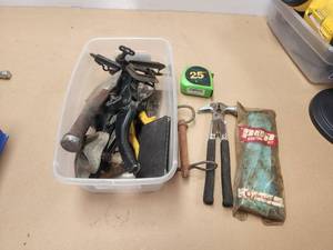 lot 171 image: Selection of tools and clamps