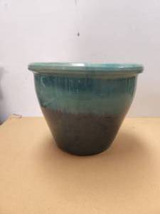 lot 150 image: Large Clay flowerpot