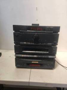lot 144 image: Optimus stereo tower with no speakers
