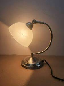 lot 142 image: Desk lamp