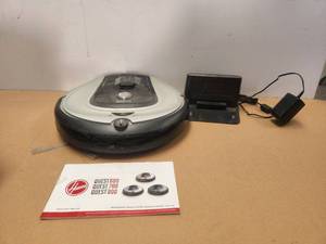 lot 137 image: Hoover roomba type vacuum cleaner