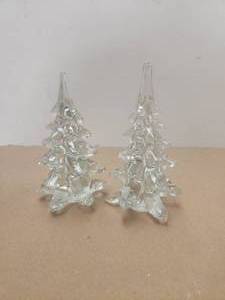lot 129 image: Glass Christmas trees by Enesco