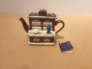 lot 35 image: Handmade and painted Tea Pot by Tony Carter - made in England
