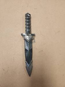 lot 73 image: Collectible knife and sheath
