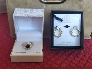 lot 82 image: Selection of Jewelry - cubic zirconia