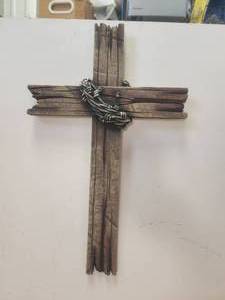 lot 100 image: Large cross