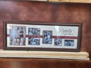 lot 93 image: Large picture frame