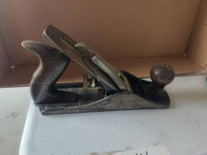 lot 41 image: Very nice Stanley wood plane
