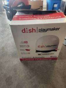 lot 53 image: Selection of Travel antenna accessories - Sensar antenna and Dish playmaker satellite TV antenna
