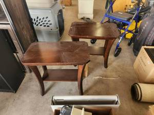 lot 181 image: Selection of 2 wood side tables