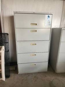 lot 72 image: Large lateral file cabinet with keys