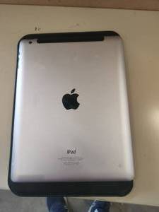 lot 88 image: Apple iPad in soft case - no charger