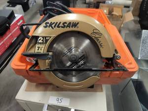 lot 123 image: Classic Edition skill saw