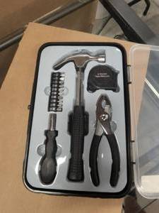 lot 138 image: Small tool set
