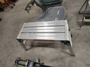 lot 167 image: Selection of 3 stools