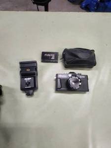 lot 152 image: Ninoka camera and accessories