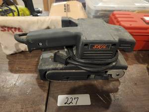 lot 227 image: Skil Belt Sander