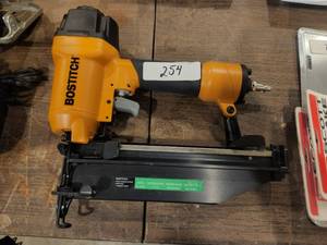 lot 254 image: Bostitch nail gun - looks never used - Model SB-1664FN