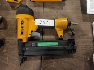 lot 257 image: Bostitch nail gun - looks never used - Model SB-1850BN