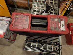 lot 251 image: DAPC air tools in case with accessories