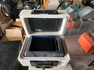 lot 90 image: Sentry 1710 Safe with key