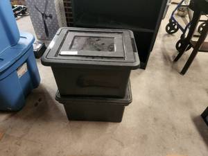 lot 61 image: Selection of camping items and a bin of propane tanks, mostly full