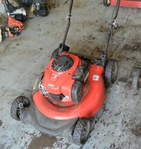 lot 64 image: Craftsman Lawn Mower Model 11A-A2T2793 (Running Condition Unknown - Please Preview)