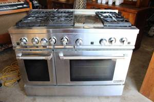lot 31 image: Jenn-Air Gas Range and Oven by Maytag Model PRG4810NP