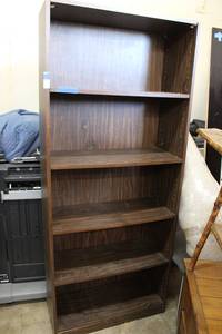 lot 32 image: 5-Shelf Bookshelf Unit