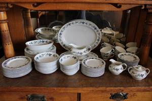 lot 56 image: Large Dish Set marked Royal-Doulton England Burgundy, see pictures