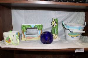 lot 111 image: Ceramic Fish and Beach Dcor Plus Blue Glass Paper Weight