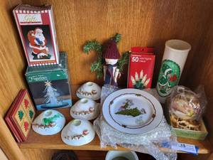 lot 115 image: Christmas Decorations Fitz and Floyd Plates, Candle Holders, Figurines, see pictures