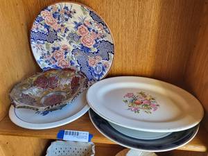 lot 118 image: Misc. Platters and Dishes