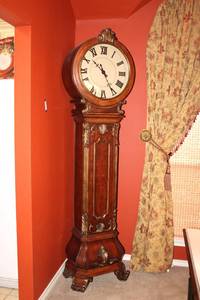 lot 1 image: 7Ft. Tall Grandfather Clock