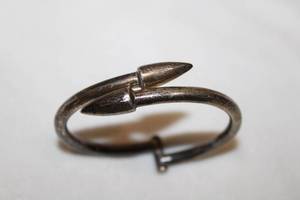 lot 112 image: Taxco Sterling silver hinged bracelet. Marked Mexico 925 To-02