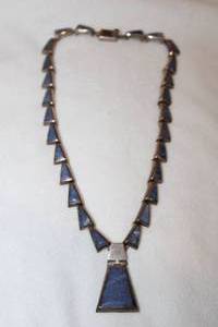 lot 116 image: Vintage Taxco Sterling silver heavy pale Blue Lapis or Sodalite Mid Century Modern triangle linked 16L necklace with box clasp. Marked Mexico 925 and artisan initials TH-191