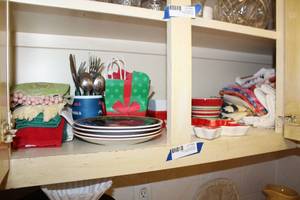 lot 63 image: Christmas Holiday Dishes and Linens