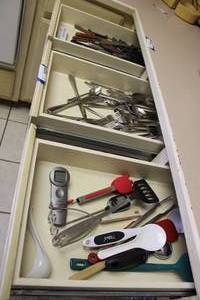 lot 68 image: 3 Drawers of Kitchen Knives, Silverware and Utensils