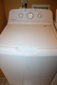 lot 73 image: Hotpoint Washer Model HTW240ASK6WS