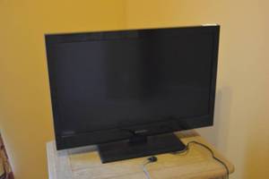 lot 7 image: Funai 32 LCD TV Model LC320EM3F