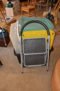 lot 17 image: Plastic Tubs, Step Ladder