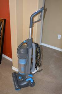 lot 173 image: Easy Home Bagless Upright Vacuum