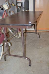 lot 163 image: 4ft.x2ft. Folding Table