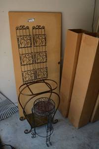 lot 162 image: Wire Plant Stand, Metal Table (no top), Decorative Wire Holders