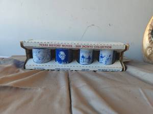 lot 80 image: Vintage Texas Sesquicentennial collectionCelebrating Texas 150th Birthday - Texas History Movie glasses