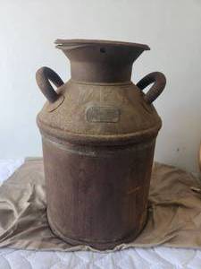 lot 120 image: Vintage W.F. Kanneberg milk can