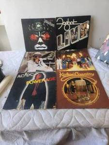 lot 123 image: Selection of vintage vinyl records